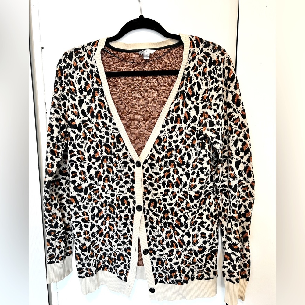 Volcom Cheetah Cardigan Women’s V Neck M Beige Brown Skater